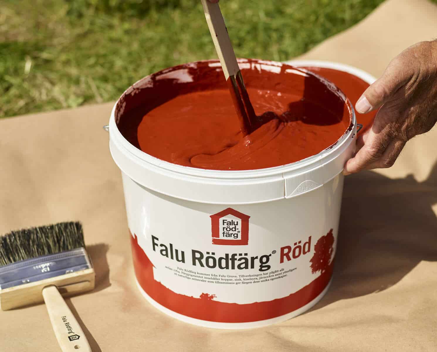 Hur späder man Falu Rödfärg?